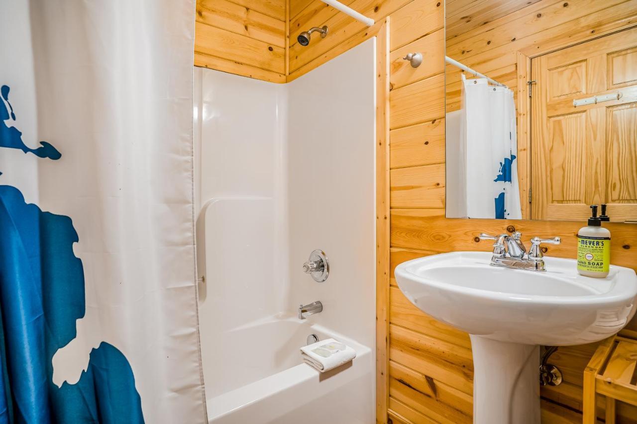 Kingfisher Cove Cabin 19 ソーガタック エクステリア 写真